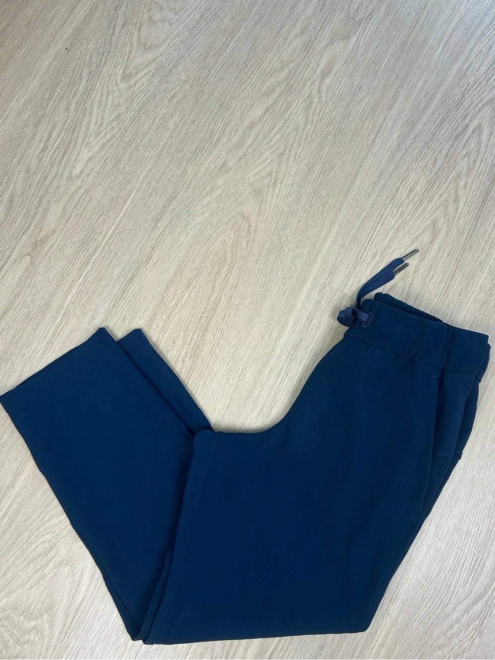 Lululemon On The Fly Crop *Woven 23
